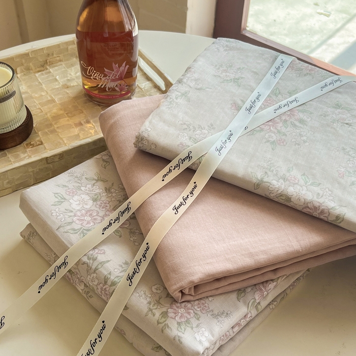 91家纺网 家纺一手货源 找家纺 一比一家纺 2025新款全棉母婴级抗菌有氧全棉双层纱亲肤全棉小清新印花三件套四件套 莱茵茶桂