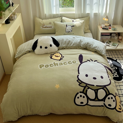 91家纺网 家纺一手货源 找家纺 （总）三朵家纺 2024新款数码大版牛奶绒印花三丽鸥系列四件套