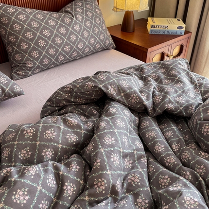 91家纺网 家纺一手货源 找家纺 （总）一比一家纺 2025新款全棉母婴级抗菌有氧全棉双层纱亲肤全棉小清新印花三件套四件套