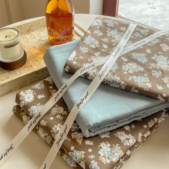 91家纺网 家纺一手货源 找家纺 一比一家纺 2026新款全棉母婴级抗菌有氧全棉双层纱亲肤全棉小清新印花三件套四件套 海盐拿铁