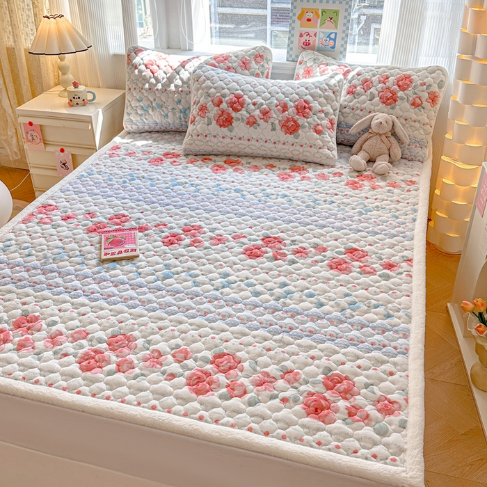 91家纺网 家纺一手货源 找家纺 慕尚家纺 2025牛奶绒床盖床褥被套三件套四件套 床垫-花美