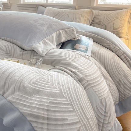 91家纺网 家纺一手货源 找家纺  秋冬季A类加厚保暖牛奶绒四件套刺绣雕花宝宝绒被套床单床笠床上用品 阿芙拉-雅士灰