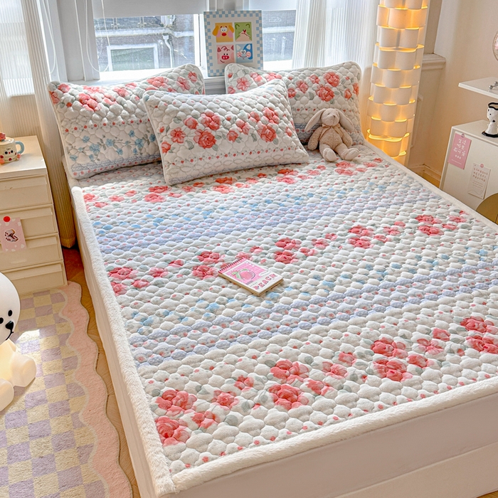 91家纺网 家纺一手货源 找家纺 慕尚家纺 2025牛奶绒床盖床褥被套三件套四件套 床垫-花美