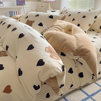 美梦家纺 2024新款牛奶绒简单款夹棉床盖四件套 乐乐熊