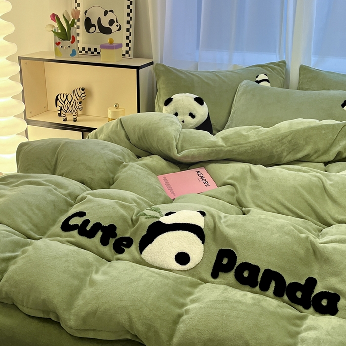 91家纺网 家纺一手货源 找家纺 葡萄家 2024新款卡通牛奶绒毛巾绣可爱熊猫保暖四件套提供买家秀 萌宝牛奶绒-绿