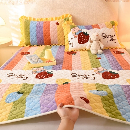 91家纺网 家纺一手货源 找家纺 美达家纺 2025新款牛奶绒印花床褥床垫系列 DJ彩虹