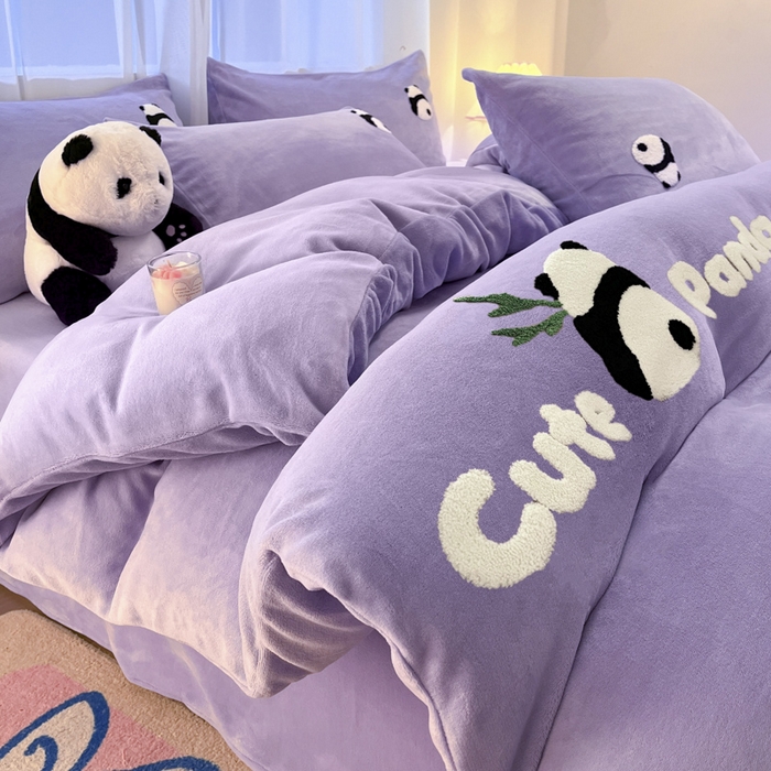 91家纺网 家纺一手货源 找家纺 葡萄家 2024新款卡通牛奶绒毛巾绣可爱熊猫保暖四件套提供买家秀 萌宝牛奶绒-紫