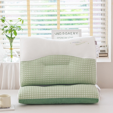 91家纺网 家纺一手货源 找家纺 （总）珍贝家纺 2024新款冬季短毛绒针织牵引枕安颈一号枕头枕芯