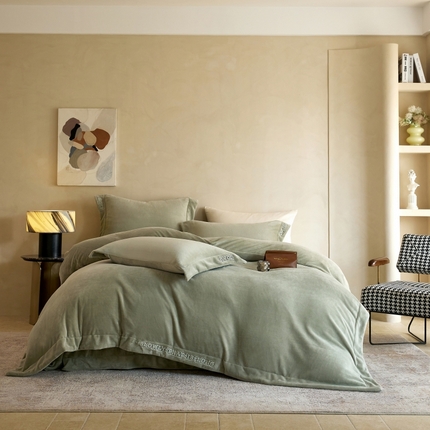 91家纺网 家纺一手货源 找家纺 2024新款全消光刺绣牛奶绒四件套 米兰-果绿