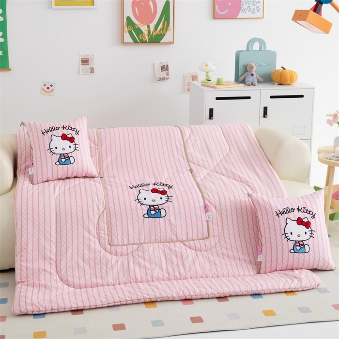 91家纺网 家纺一手货源 找家纺 照世家纺 2024新款三丽鸥抱枕被（优惠卷后价格不能低于56/75/88） 凯蒂猫-粉