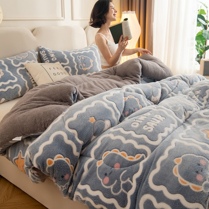 91家纺网 家纺一手货源 找家纺 畅销被业2025新款加厚保暖雪花绒冬被春秋被被子被芯（跨境）小恐龙