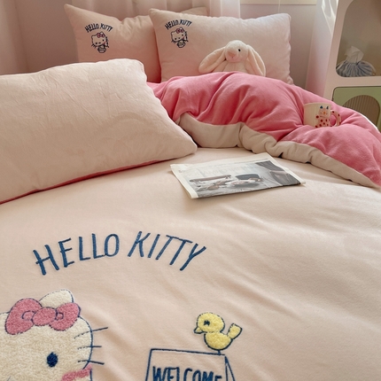 91家纺网 家纺一手货源 找家纺 三朵家纺 2024新款绣花三丽鸥牛奶绒四件套 香香公主KT