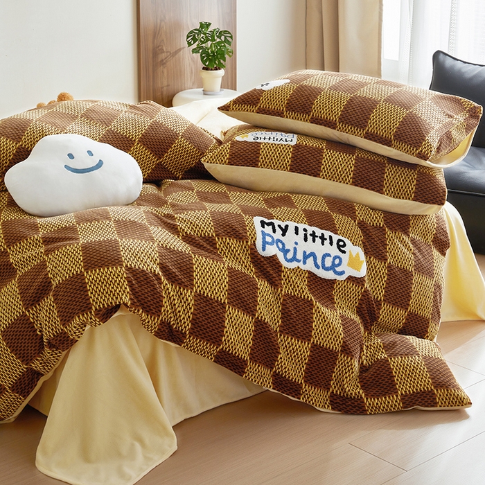 91家纺网 家纺一手货源 找家纺 怡家居 2024新款简约印花加绣花牛奶绒毛巾绣四件套 可颂