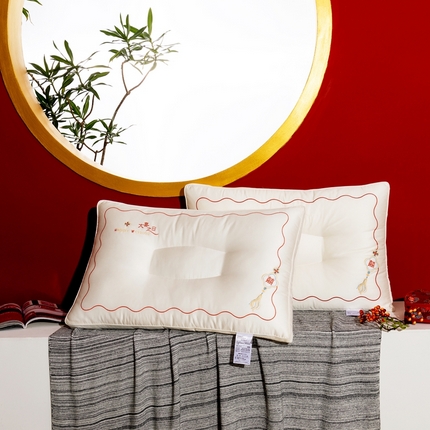 91家纺网 家纺一手货源 找家纺 （总）2024新款喜相逢婚庆枕（包装拆开不退不换）