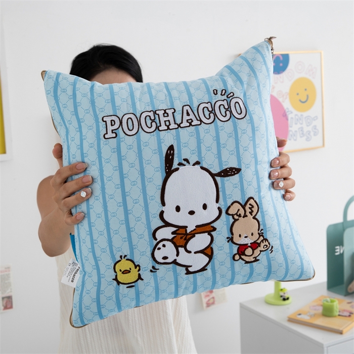 91家纺网 家纺一手货源 找家纺 照世家纺 2024新款三丽鸥抱枕被（优惠卷后价格不能低于56/75/88） 帕恰狗-蓝