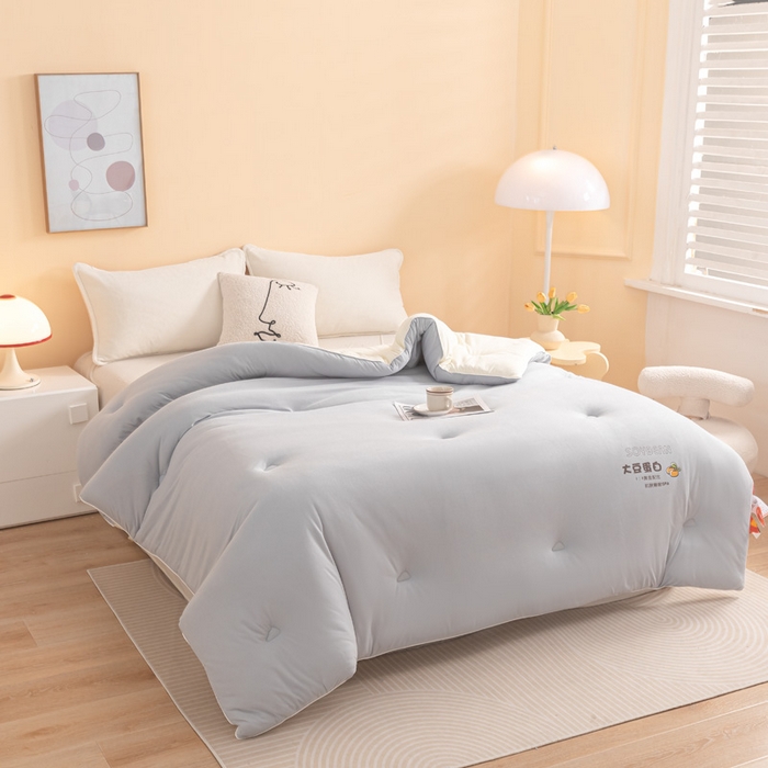 91家纺网 家纺一手货源 找家纺 佳居缘 2025新款小奶猫A类针织棉火山绒大豆被被子被芯软糯单人双人被芯冬被 浅灰米色双拼