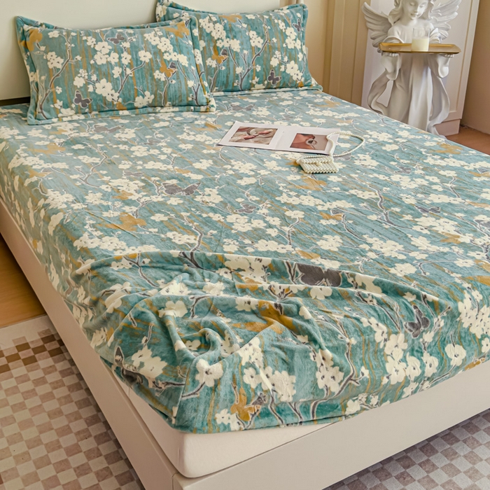 91家纺网 家纺一手货源 找家纺 金丝鸟家纺 2024新款加厚240g立体雕花牛奶绒床笠 蝴蝶花 绿