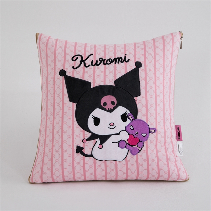 91家纺网 家纺一手货源 找家纺 照世家纺 2024新款亲肤舒适三丽鸥可爱卡通抱枕被 库洛米-粉