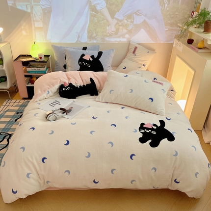 91家纺网 家纺一手货源 找家纺 桃喜 2024新款230g牛奶绒绣花系列四件套 月野猫