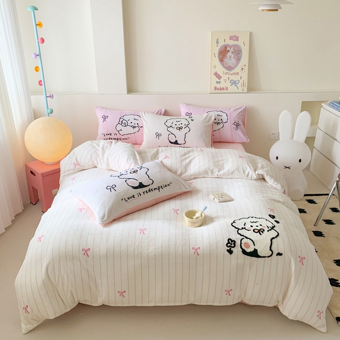 91家纺网 家纺一手货源 找家纺 澳萝拉 2024新款牛奶绒毛巾绣四件套 欢乐小狗