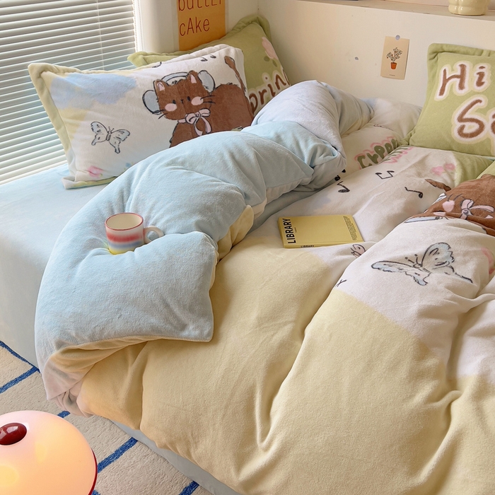 91家纺网 家纺一手货源 找家纺 金爱家 2024新款ins大版牛奶绒数码印花四件套 绒大版-音乐小猫