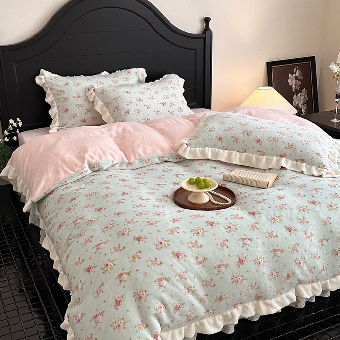 91家纺网 家纺一手货源 找家纺 潘朵拉家纺 2024爆款绒法式双层牛奶绒花边四件套 蓝茉