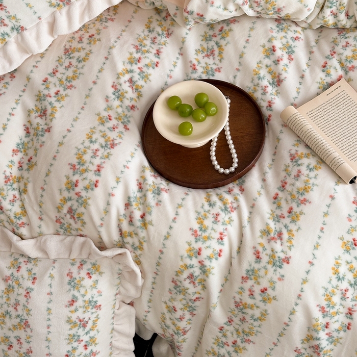 91家纺网 家纺一手货源 找家纺 潘朵拉家纺 2024爆款绒法式双层牛奶绒花边四件套 安妮