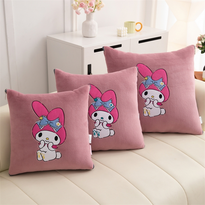 91家纺网 家纺一手货源 找家纺 照世家纺 2024新款卡通三丽鸥懒人抱枕被 美乐蒂