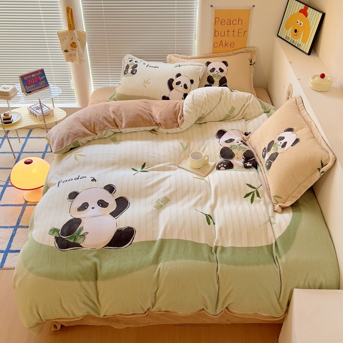 91家纺网 家纺一手货源 找家纺 金爱家 2024新款ins大版牛奶绒数码印花四件套 绒大版-贪吃熊猫