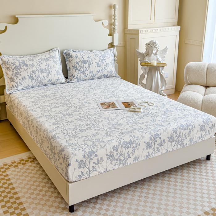 91家纺网 家纺一手货源 找家纺 金丝鸟家纺 2024新款加厚240g立体雕花牛奶绒床笠 繁花 蓝