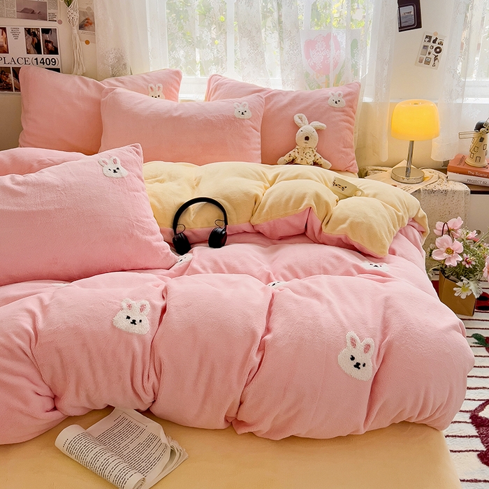 91家纺网 家纺一手货源 找家纺 眠帛家居 2024高克重牛奶绒卡通毛巾绣系列 小兔子