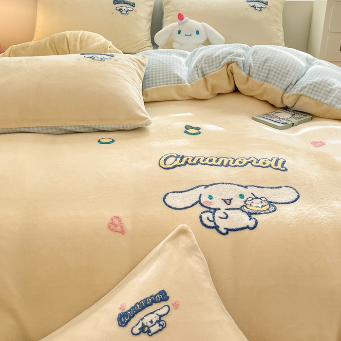 91家纺网 家纺一手货源 找家纺 金爱家 2024新款正版三丽鸥授权毛巾绣刺绣工艺加厚牛奶绒系列四件套 绒毛巾绣-清新大耳狗