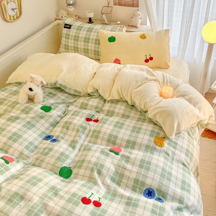 呗旺鹿 2024新款A类高克重散盘印花毛巾绣牛奶绒四件套 水果世界