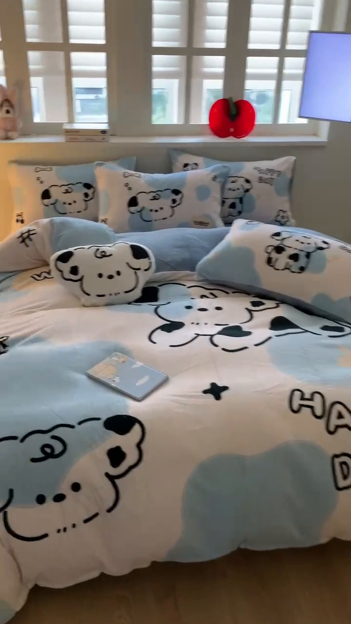 91家纺网 家纺一手货源 找家纺 澳萝拉 2024新款牛奶绒数码印花四件套 开心狗