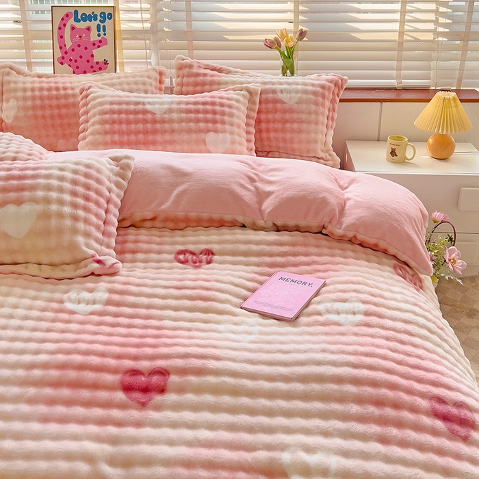 91家纺网 家纺一手货源 找家纺 （总）梵克保罗 2024新款牛奶绒泡泡印花系列四件套