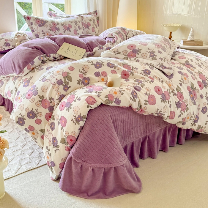 91家纺网 家纺一手货源 找家纺 富之航 2024新款印花牛奶绒床盖四件套 花间小兔