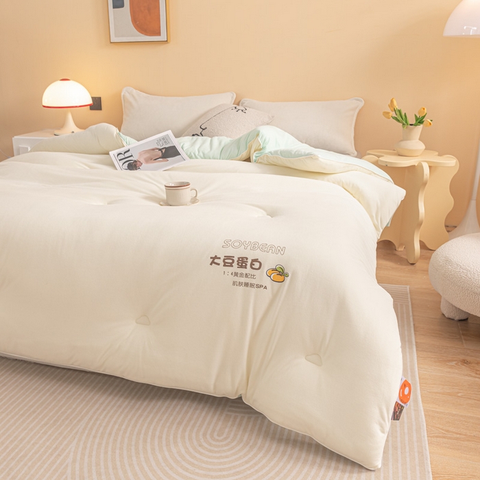 91家纺网 家纺一手货源 找家纺 （总）佳居缘 2025新款小奶猫A类针织棉火山绒大豆被被子被芯软糯单人双人被芯冬被