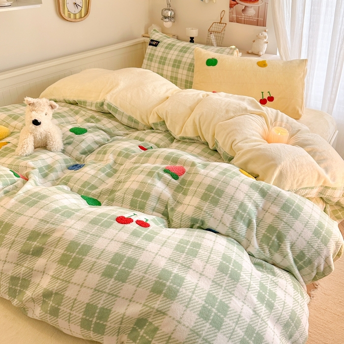 91家纺网 家纺一手货源 找家纺 呗旺鹿 2024新款A类高克重散盘印花毛巾绣牛奶绒四件套 水果世界