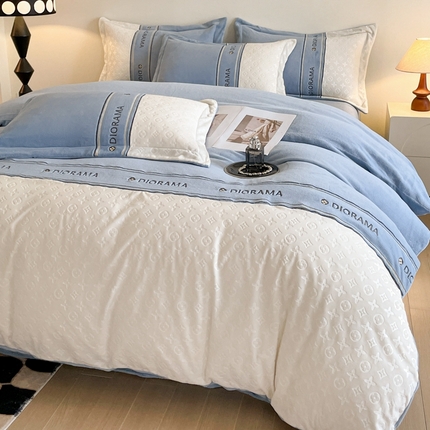 91家纺网 家纺一手货源 找家纺 （总）慕木家纺 2025新款牛奶绒路易刺绣拼接四件套