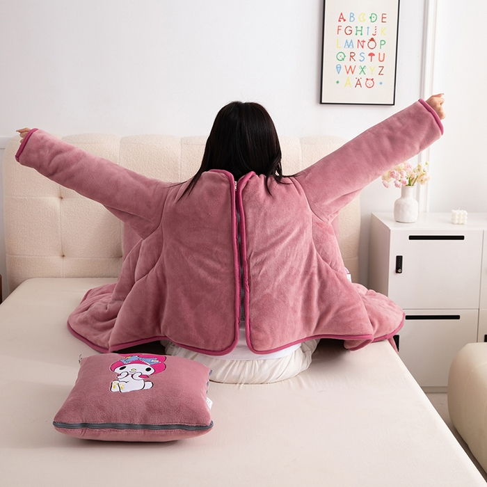 91家纺网 家纺一手货源 找家纺 照世家纺 2024新款卡通三丽鸥懒人抱枕被 美乐蒂