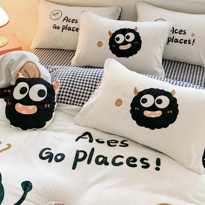 91家纺网 家纺一手货源 找家纺 澳萝拉 2024新款牛奶绒数码印花四件套 黑煤球