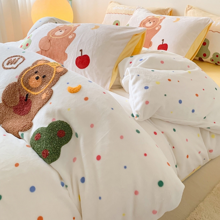 91家纺网 家纺一手货源 找家纺 澳萝拉 2024新款牛奶绒毛巾绣四件套 熊熊乐园