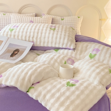 91家纺网 家纺一手货源 找家纺 逸尚阁 2024新款牛奶绒印花单被套系列 紫郁金香