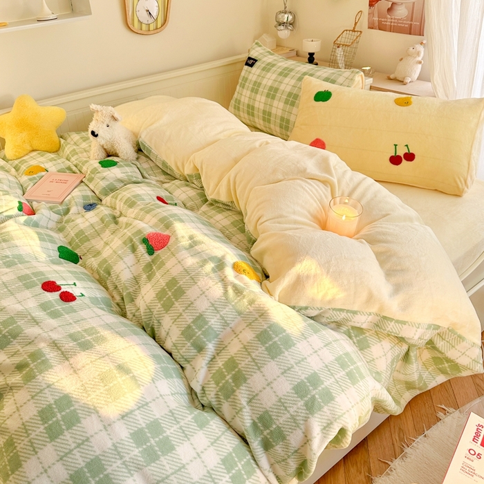 91家纺网 家纺一手货源 找家纺 呗旺鹿 2024新款A类高克重散盘印花毛巾绣牛奶绒四件套 水果世界