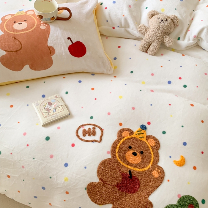 91家纺网 家纺一手货源 找家纺 澳萝拉 2024新款牛奶绒毛巾绣四件套 熊熊乐园