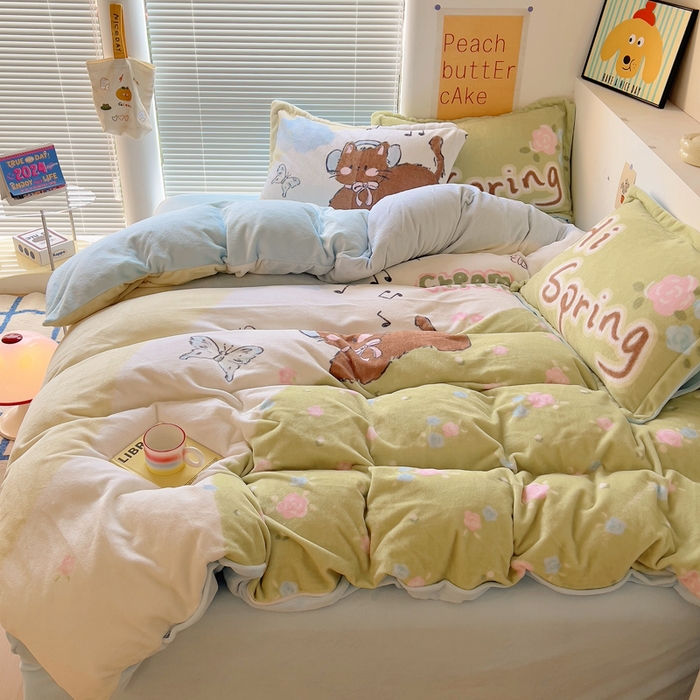 91家纺网 家纺一手货源 找家纺 金爱家 2024新款ins大版牛奶绒数码印花四件套 绒大版-音乐小猫