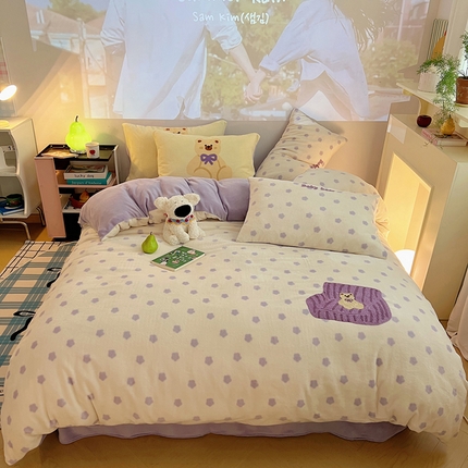 桃喜 2024新款230g牛奶绒绣花系列四件套 紫色沙发小熊