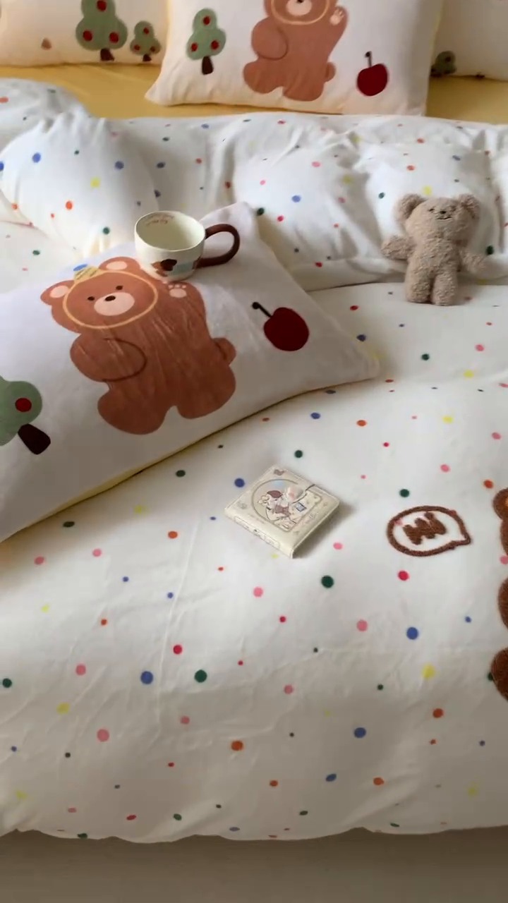 91家纺网 家纺一手货源 找家纺 澳萝拉 2024新款牛奶绒毛巾绣四件套 熊熊乐园