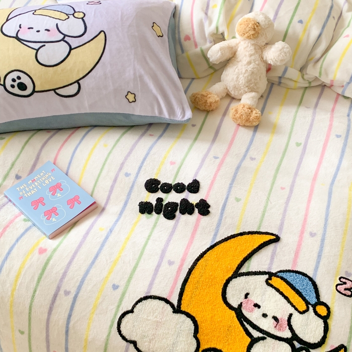 91家纺网 家纺一手货源 找家纺 澳萝拉 2024新款牛奶绒毛巾绣四件套 梦境狗狗