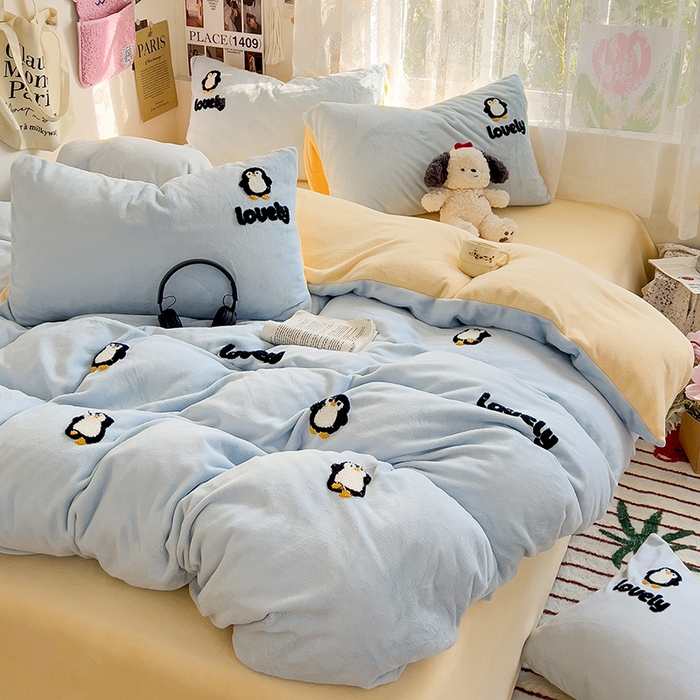 91家纺网 家纺一手货源 找家纺 眠帛家居 2024高克重牛奶绒卡通毛巾绣系列 企鹅